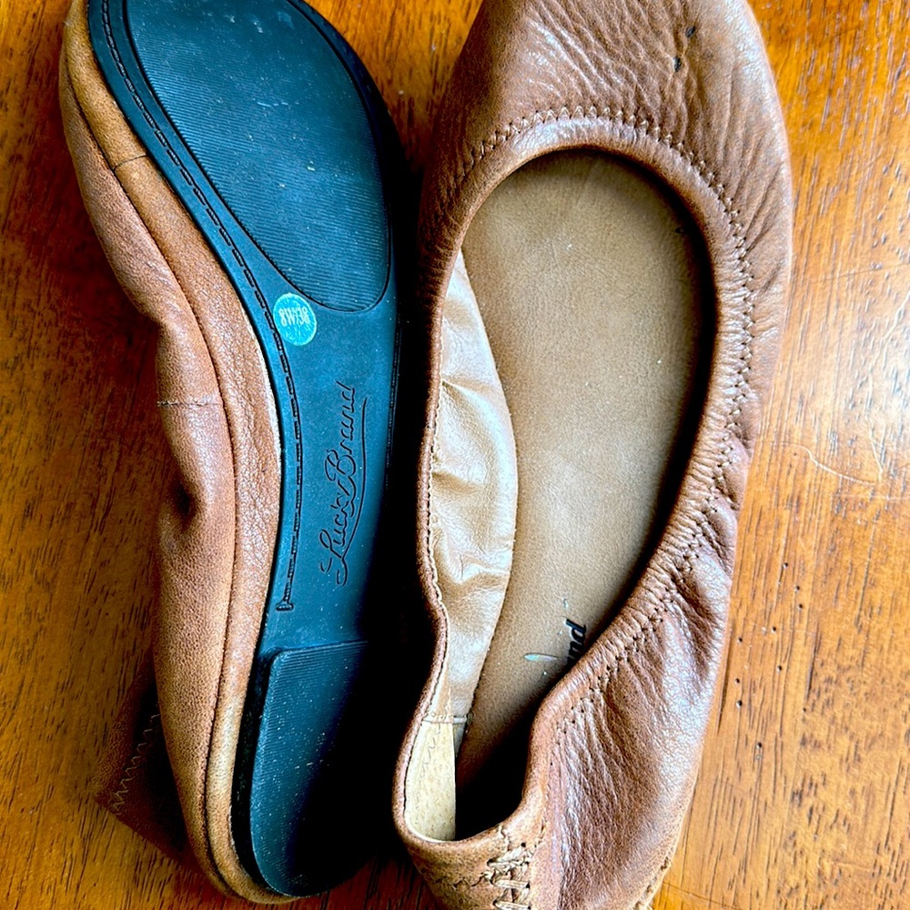 Brown Lucky Brand 8w flats